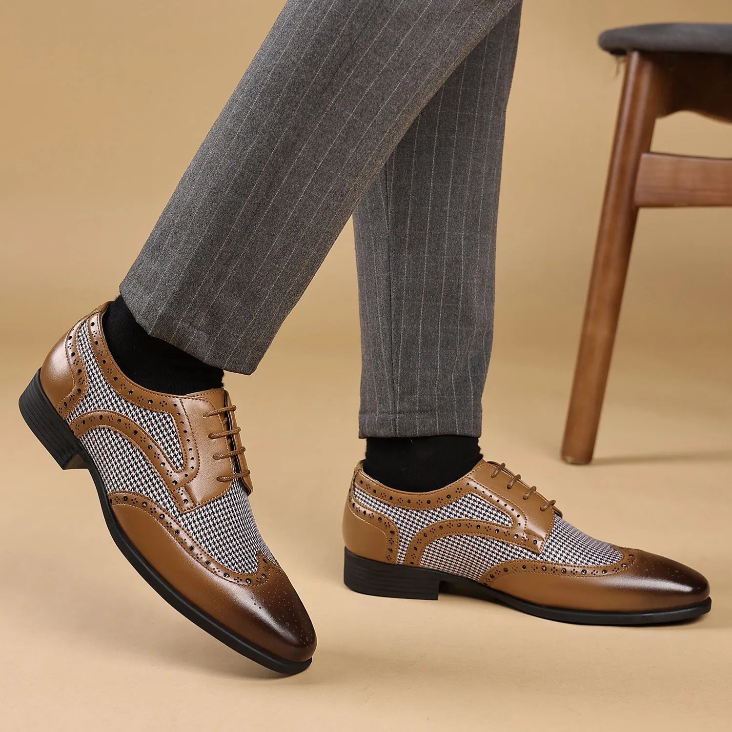 Men's houndstooth plaid casual shoes with canvas upper, rubber sole, and square toe in multiple colours