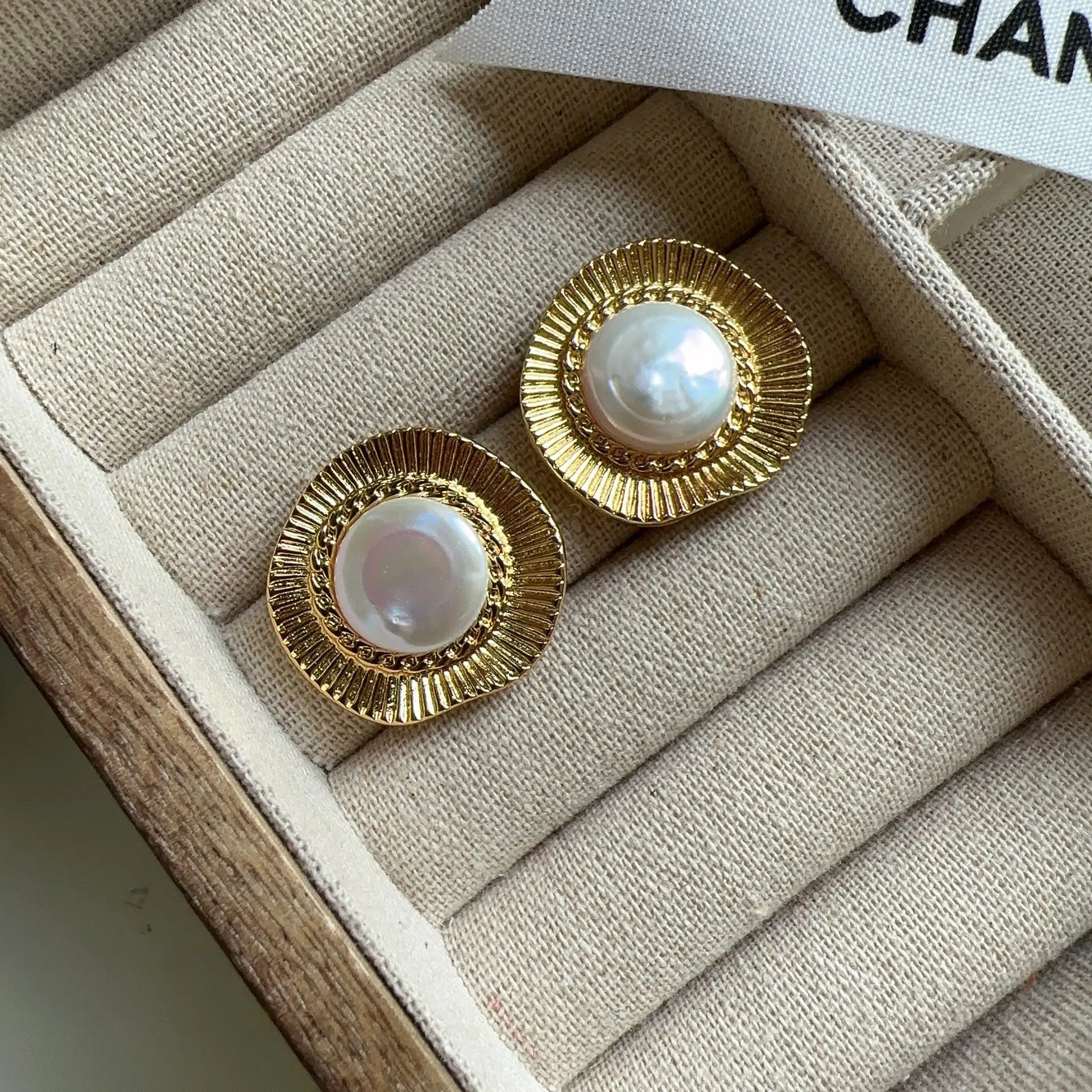 Round gold electroplated drop earrings with French retro design for women