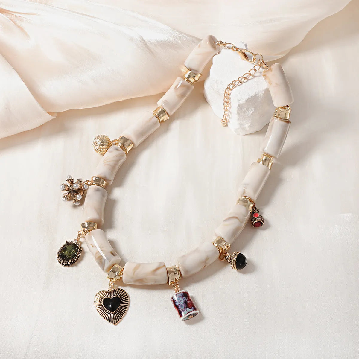 Resin bamboo heart pendant necklace with electroplated finish in picture colour