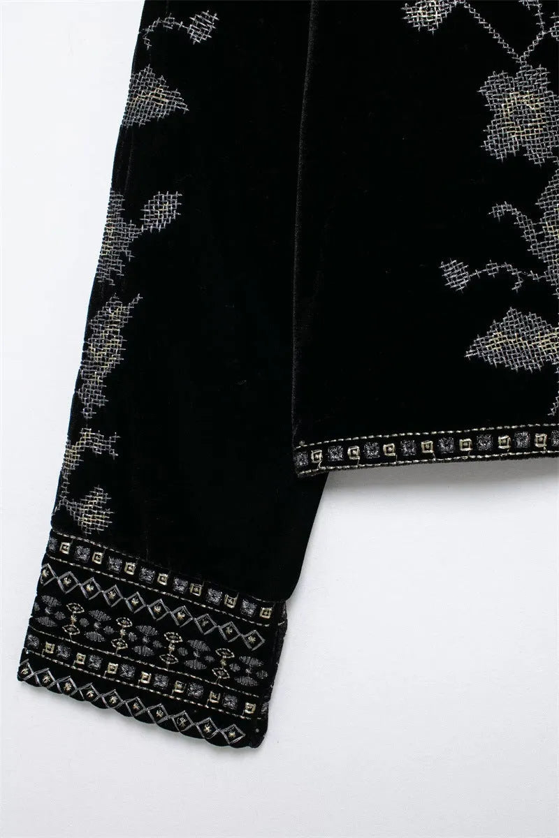 Women's casual embroidered velvet jacket in black with loose fit and long sleeves