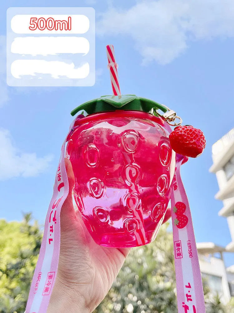 500ml kawaii strawberry-shaped water bottle with straw and lanyard, BPA-free PP plastic, 12cm long