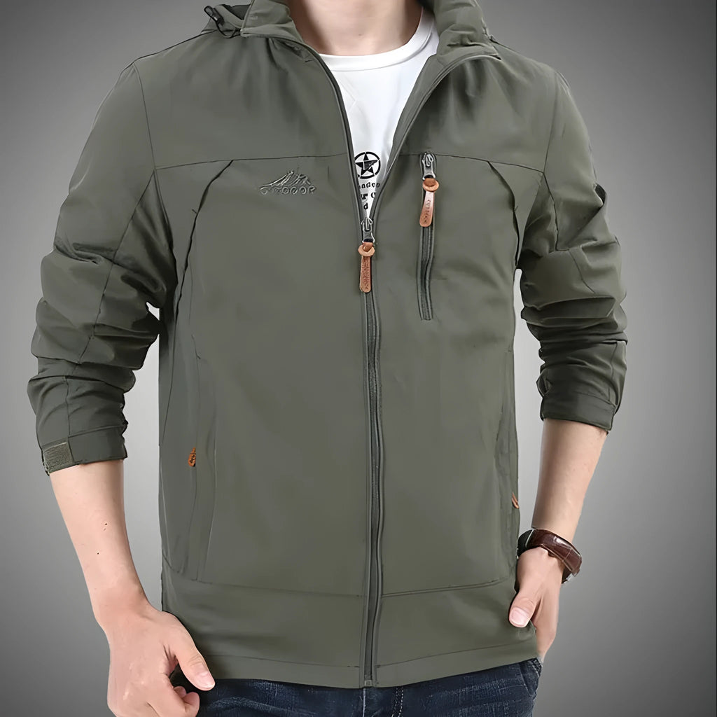Men's casual windproof thin mountaineering jacket in solid colour with visible stitched patch pocket