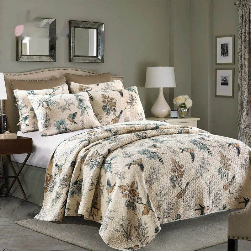 Quilted pure cotton bed cover set with printed pattern for a 1.5-1.8m bed, shown with two pillowcases.