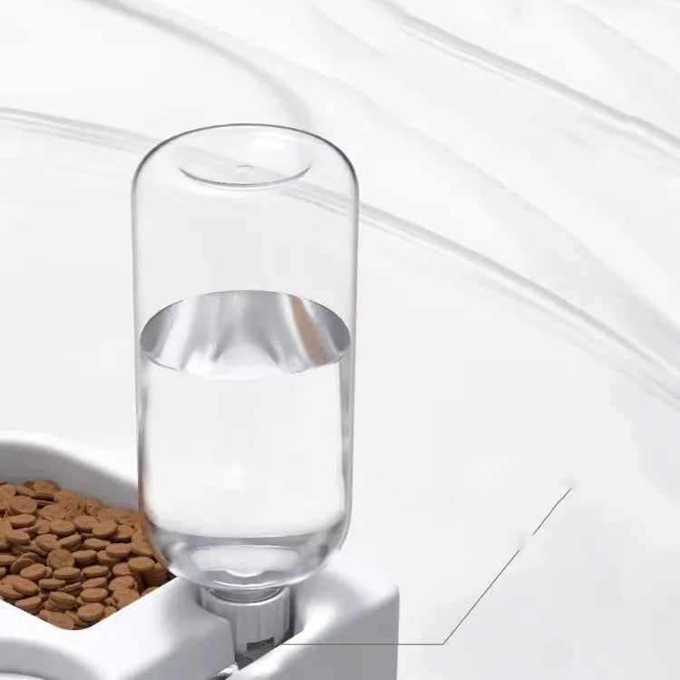 White pet water fountain for cats and dogs with 2.5L capacity and quiet pump
