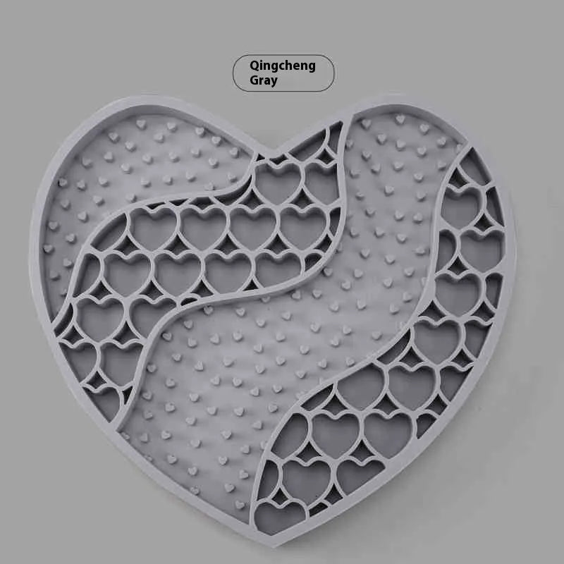 Silicone dog licking mat in Bright Bamboo Green, 20x18.5cm slow food feeding mat with textured surface