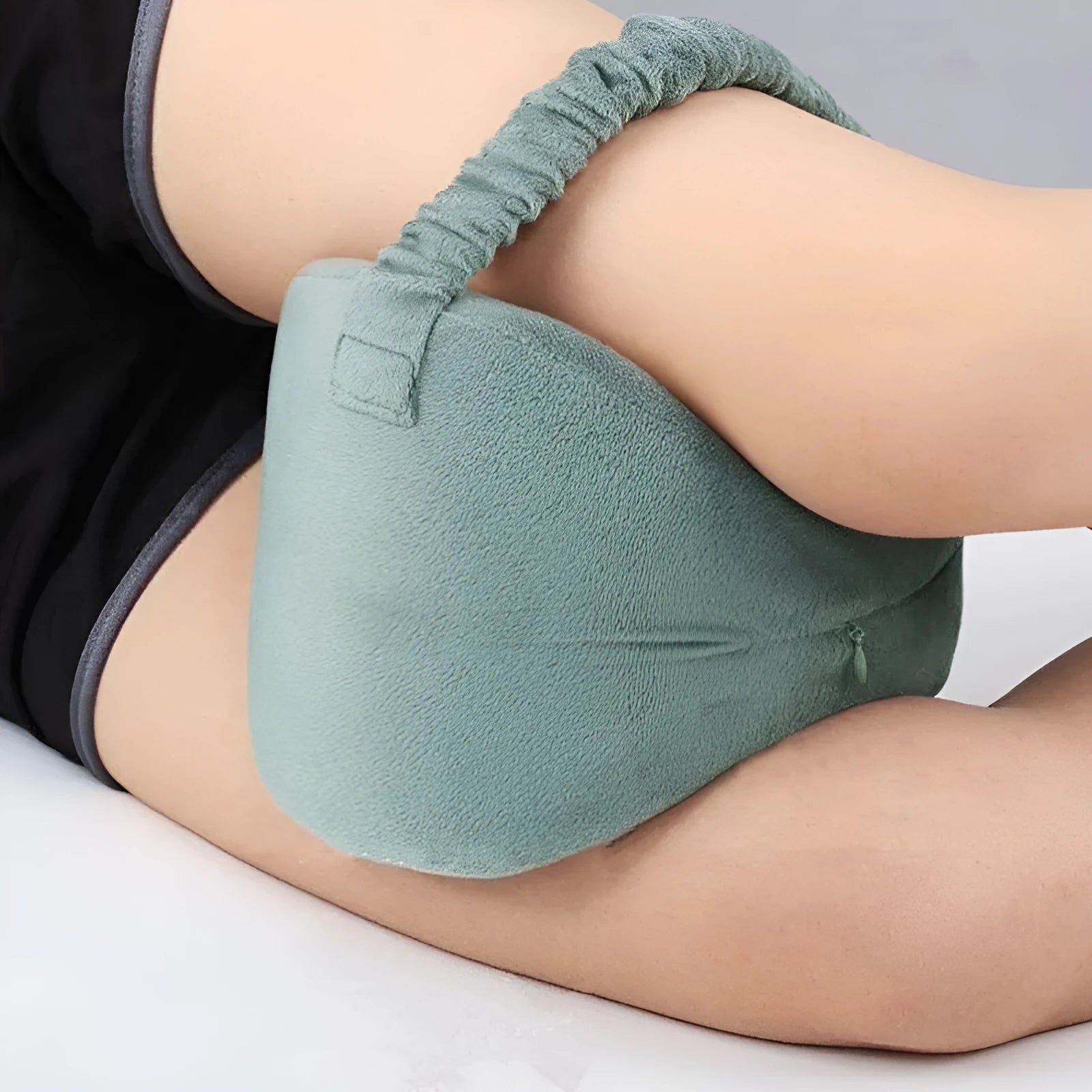 Memory foam leg lock knee pillow clip pad in medium 25.5x18x18cm size with six colour options