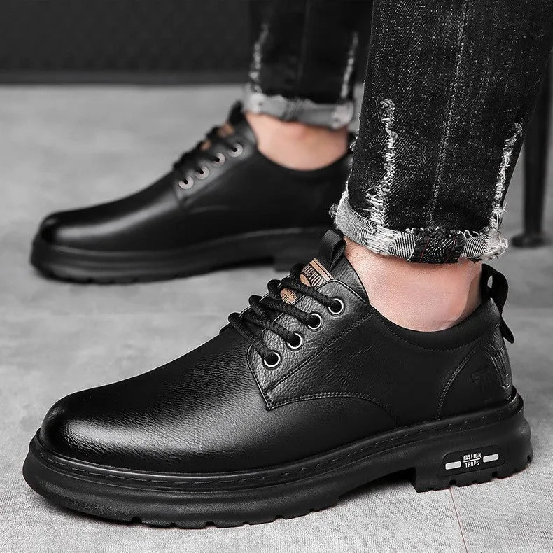 Men's retro outdoor casual shoes in black artificial PU leather with round toe and flat square heel