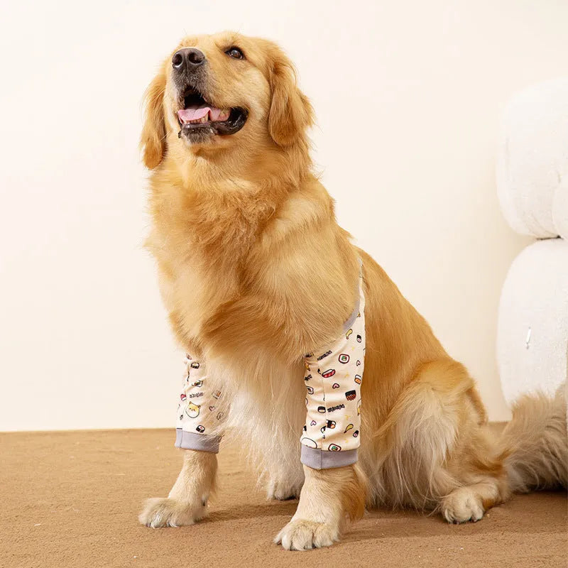 Pet knee pad anti-dirty joint protective cover in polyester for dogs, blue colour, on a dog's leg