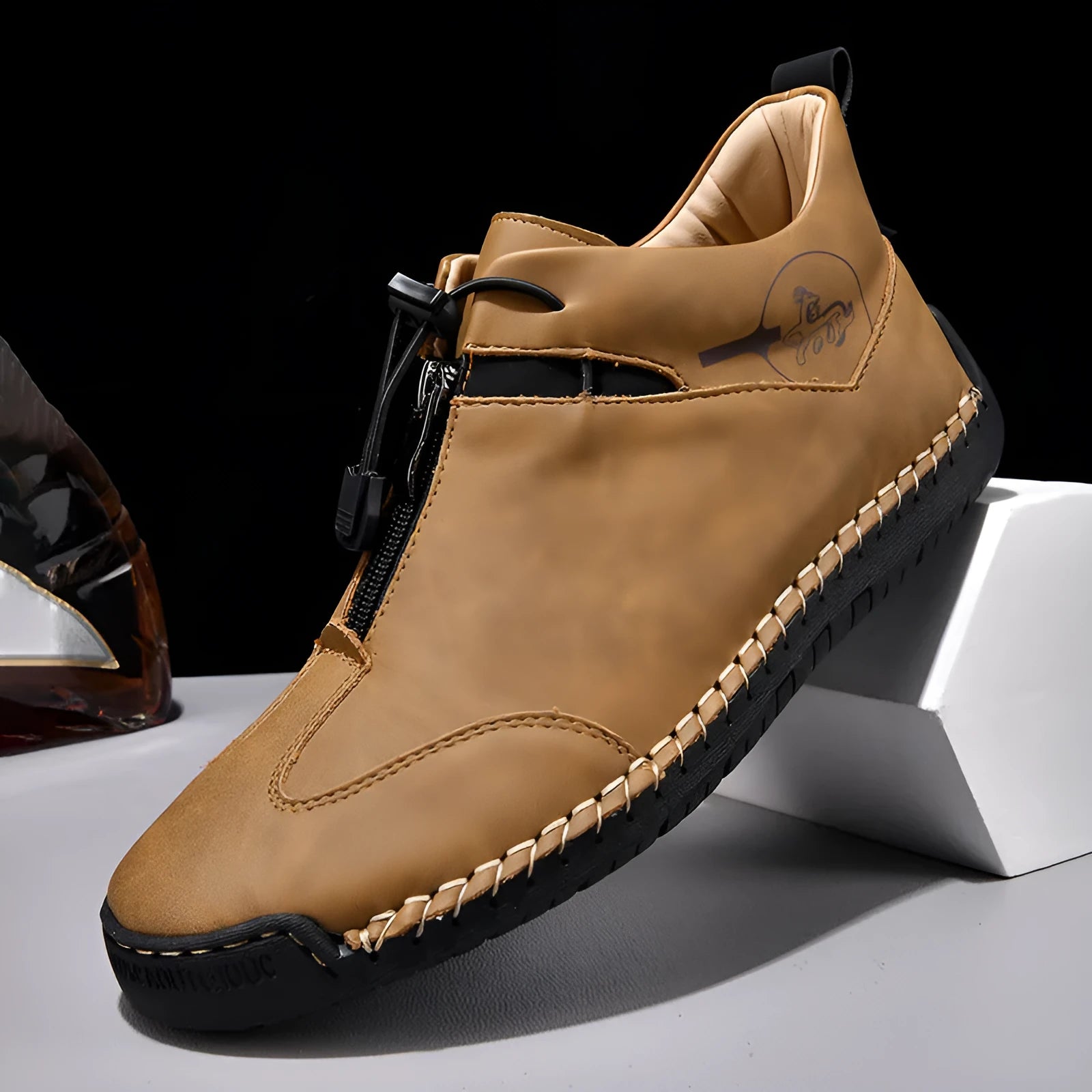 Men's casual leather shoes in four colours with round toe and mid heel height