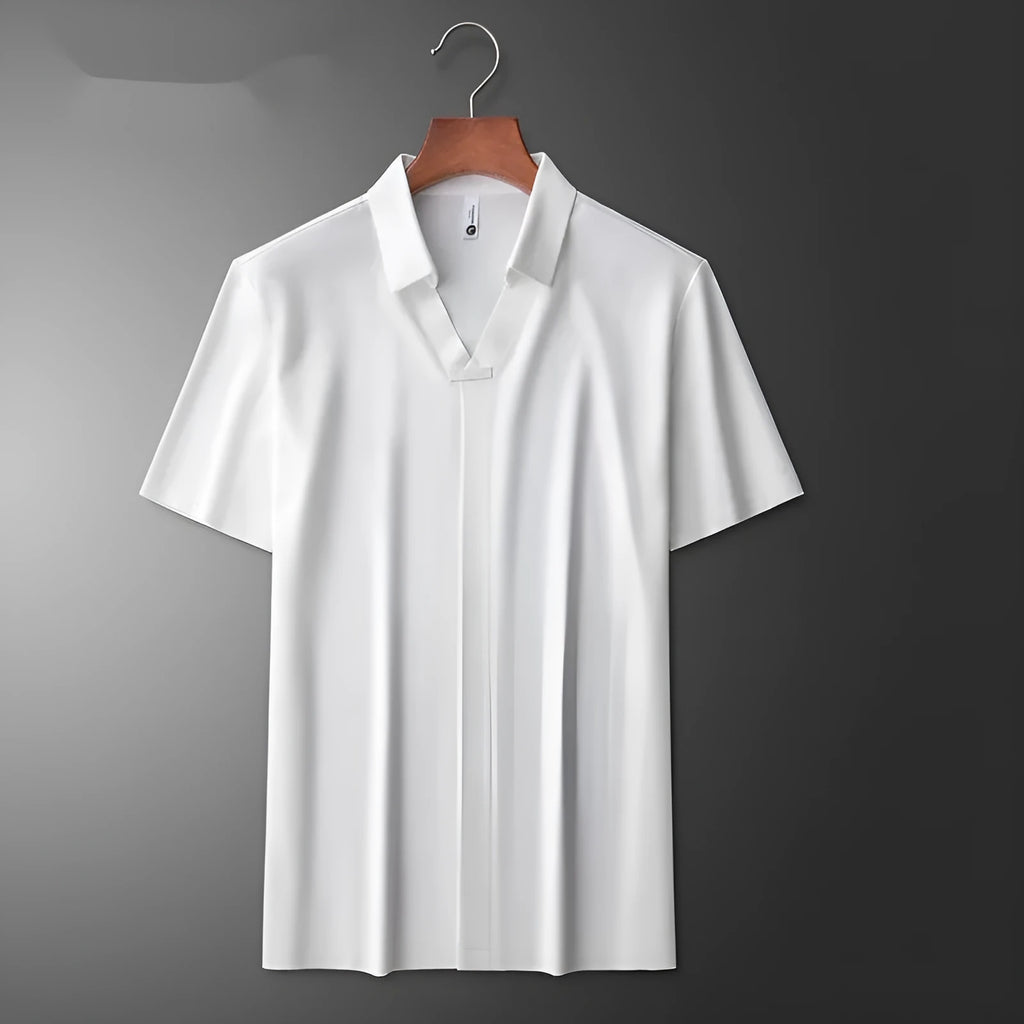 Men's lapel polo short-sleeved T-shirt in slim fit design available in three colours