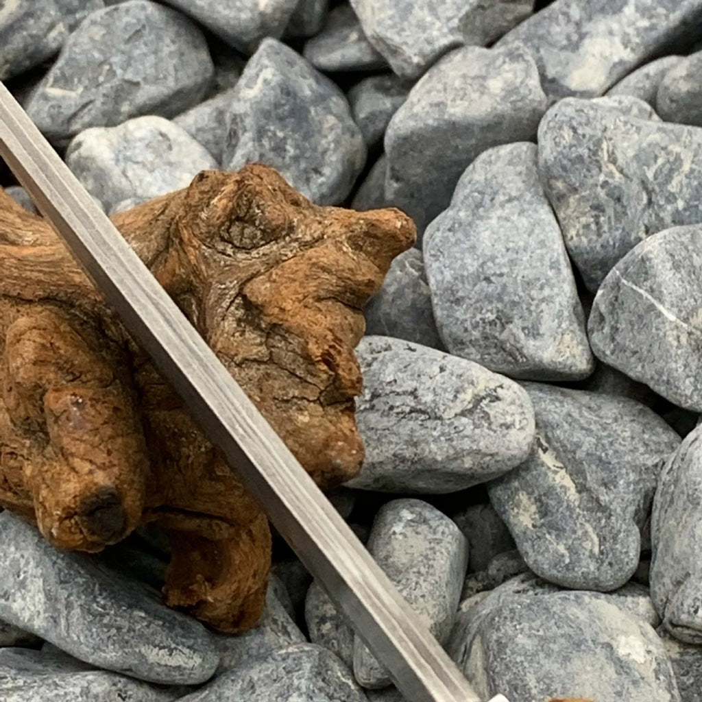 White Shadow Damascus pattern steel short knife with Thuja wood handle for outdoor camping