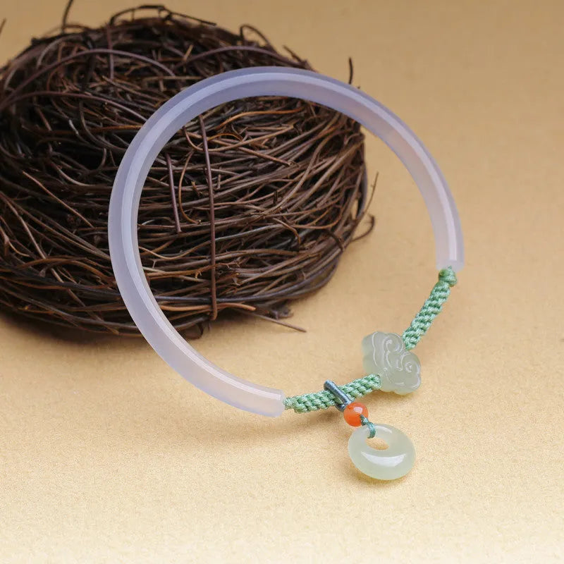 Green agate and Hetian jade bracelet with Xiangyun motifs on elasticated band