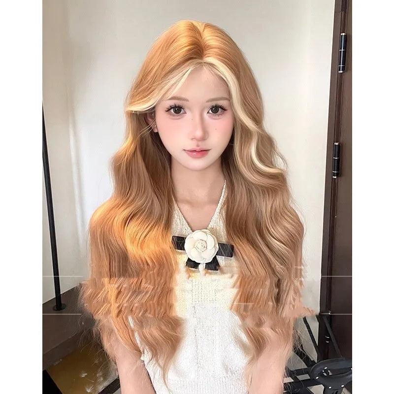 Lace front synthetic wig with long curly hair in American highlight gold colour