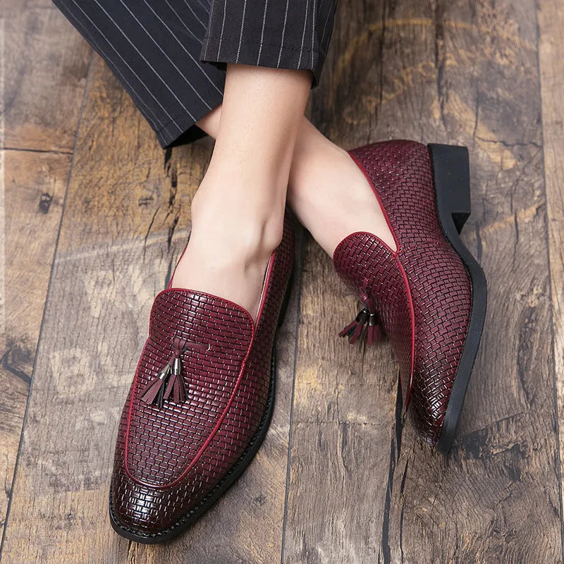 Men's black pointed slip on shoes with tassel detail and artificial PU upper
