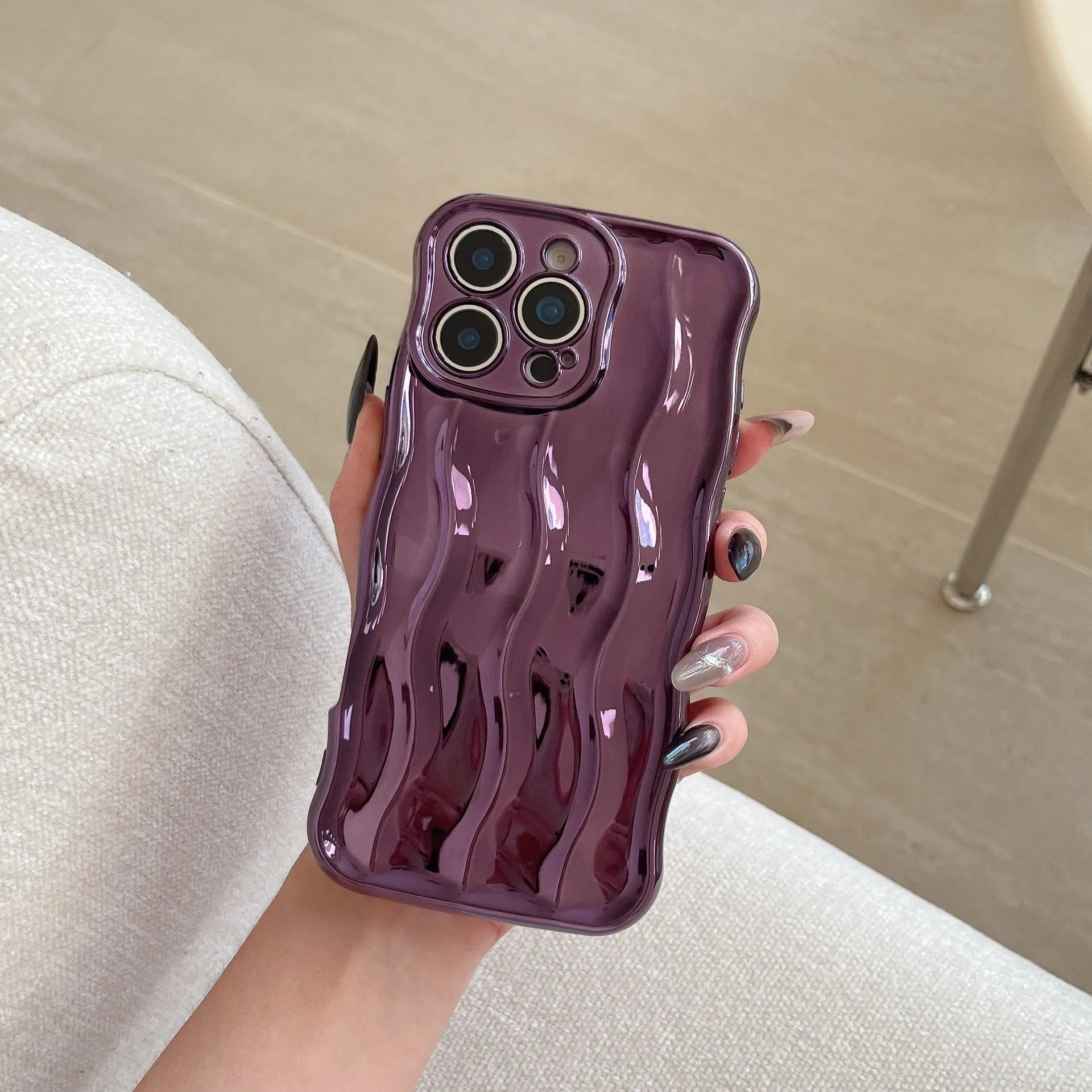 Electroplating wave stripe design iPhone 17 protective case in TPU material with drop-resistant qualities