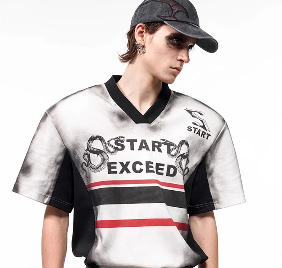 Korean style V-neck short sleeve T-shirt with snake letter pattern print and padded shoulders