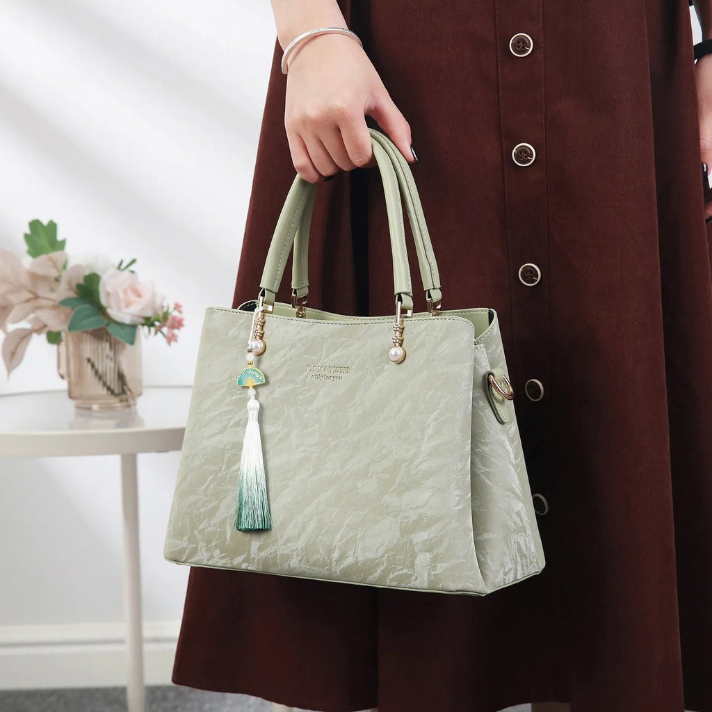 Women's PU shoulder bag in urban simplicity style with slit pocket and four colour options
