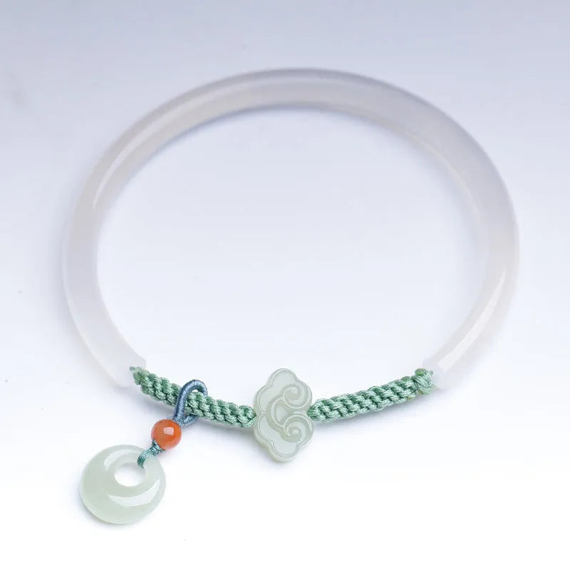Green agate and Hetian jade bracelet with Xiangyun motifs on elasticated band
