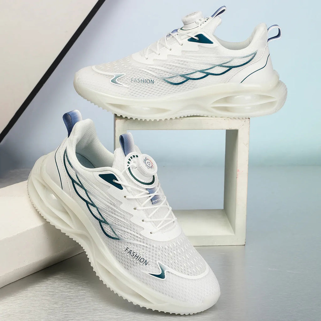 Casual low-top breathable trainers in solid colour with round toe and lace-up design.