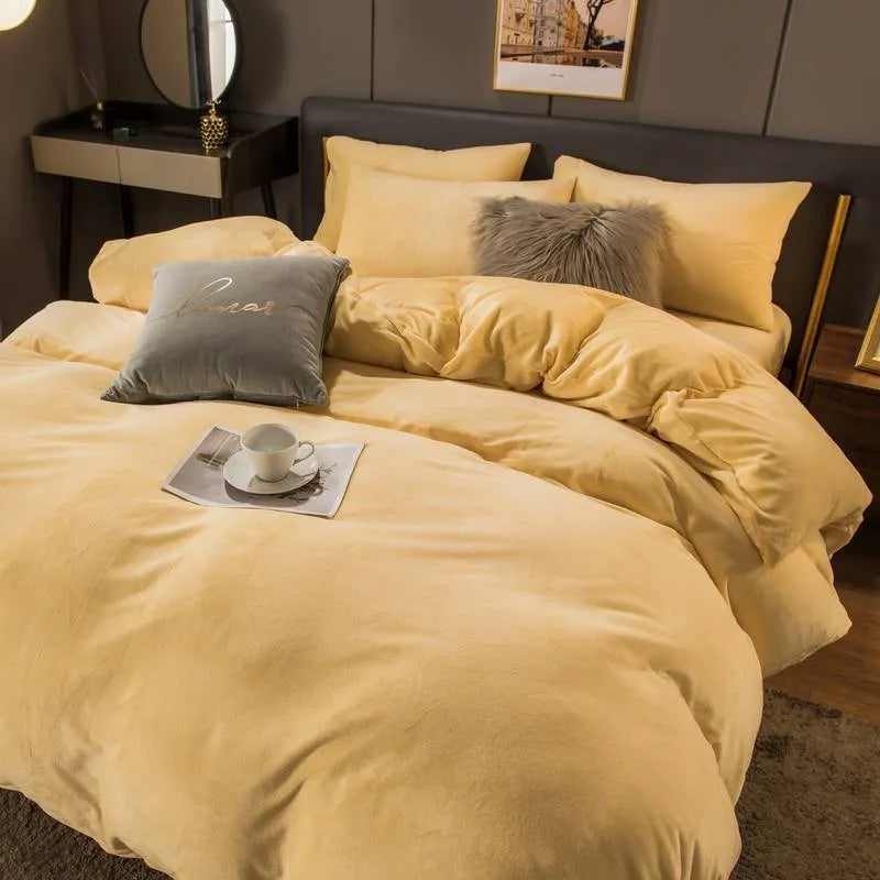 Double bed flannel bedding set in light gray with flange detail, solid colour polyester coral velvet