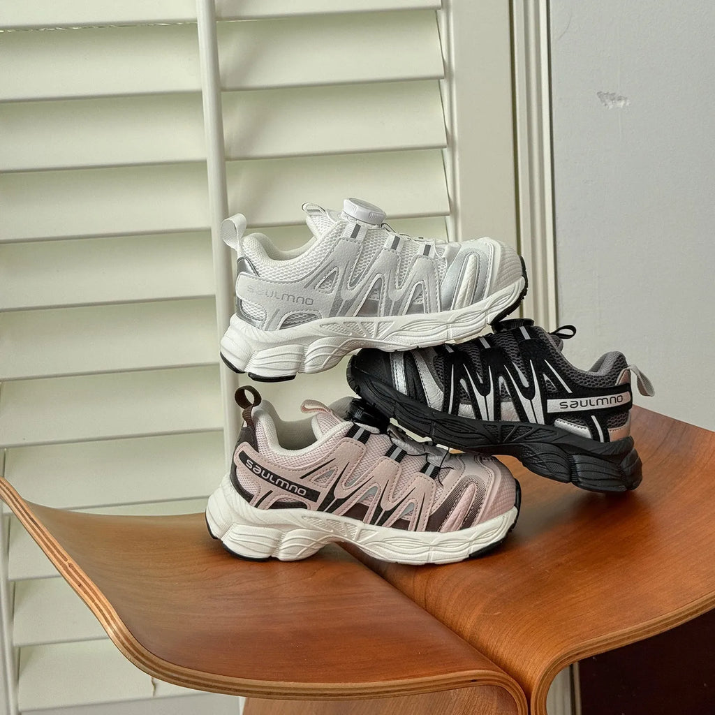 Solid-colour casual shoes with PU leather mesh upper in beige, shown from the side.