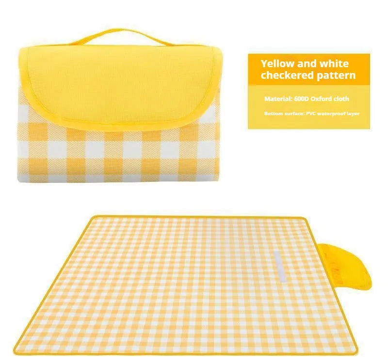 Thickened outdoor picnic mat in non-woven fabric with yellow grid pattern