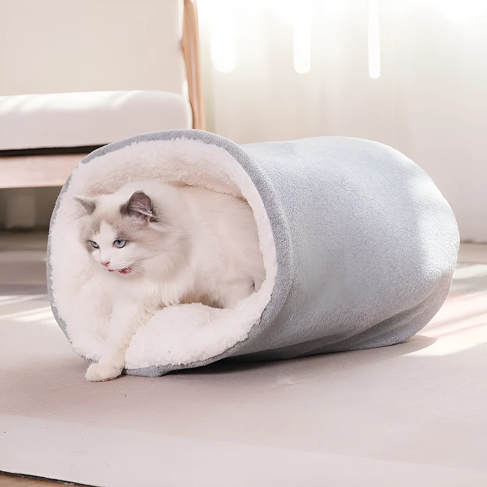 Semi-enclosed cloth cat nest for winter, available in small or large sizes and blue or gray colours