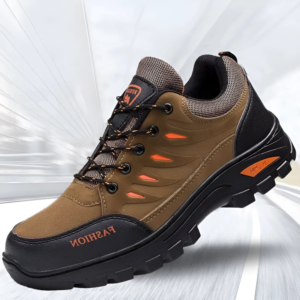 Men's brown suede hiking shoes with rubber soles and lace-up fastening