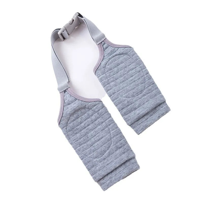 Pet knee pad anti-dirty joint protective cover in polyester for dogs, blue colour, on a dog's leg