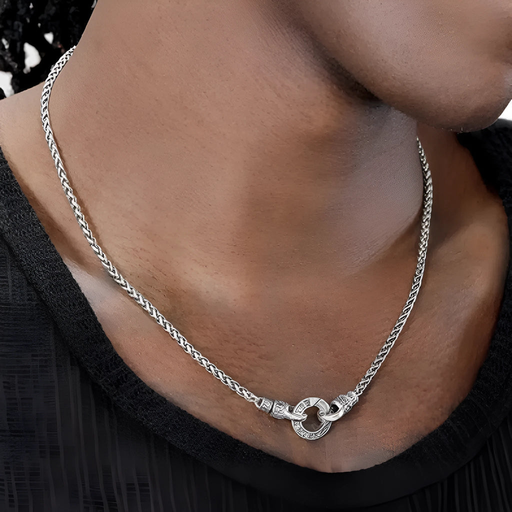 S925 sterling silver clavicle necklace with geometric pendant on silver chain