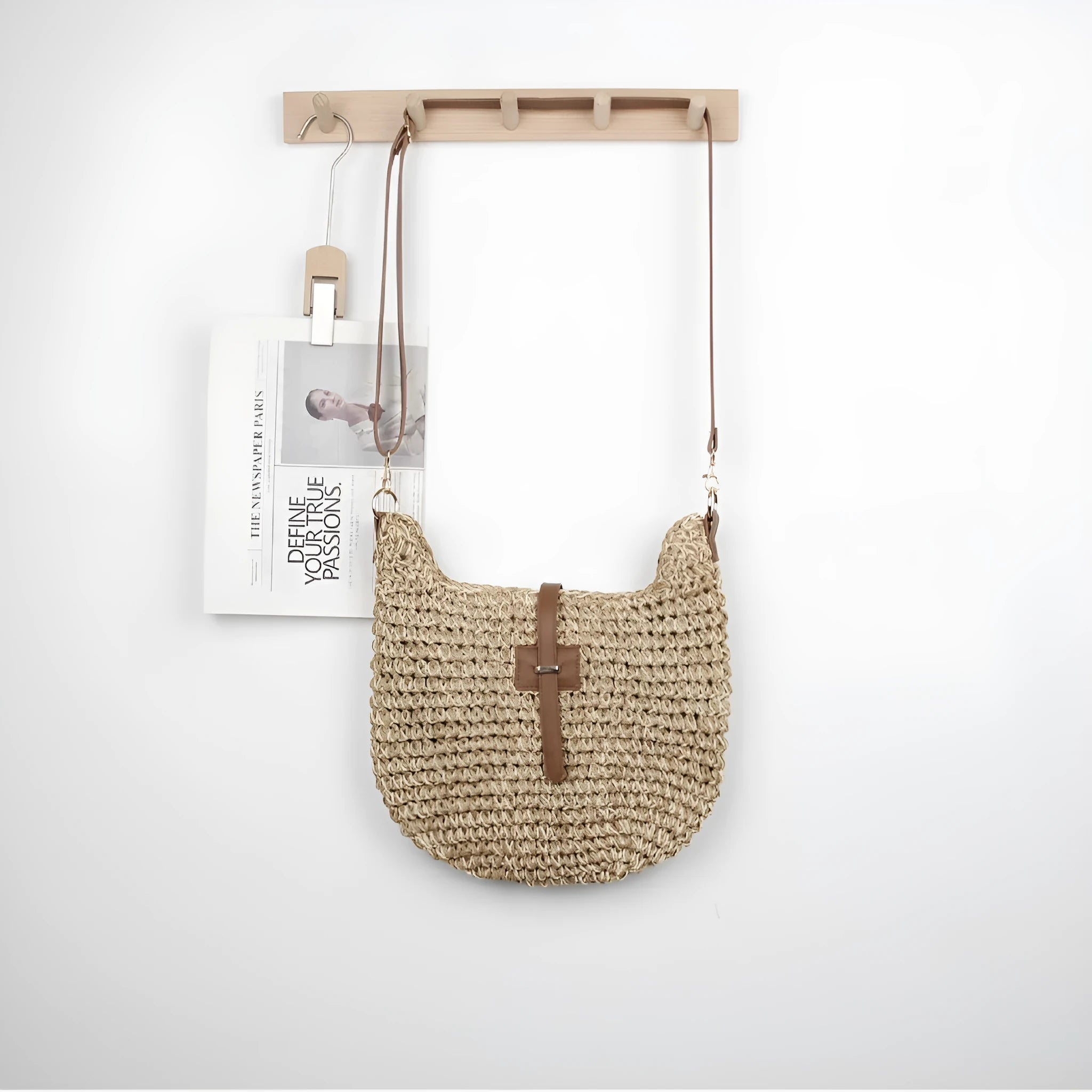 Handmade beige woven bag with special-interest design, 35cm dimensions and adjustable shoulder strap