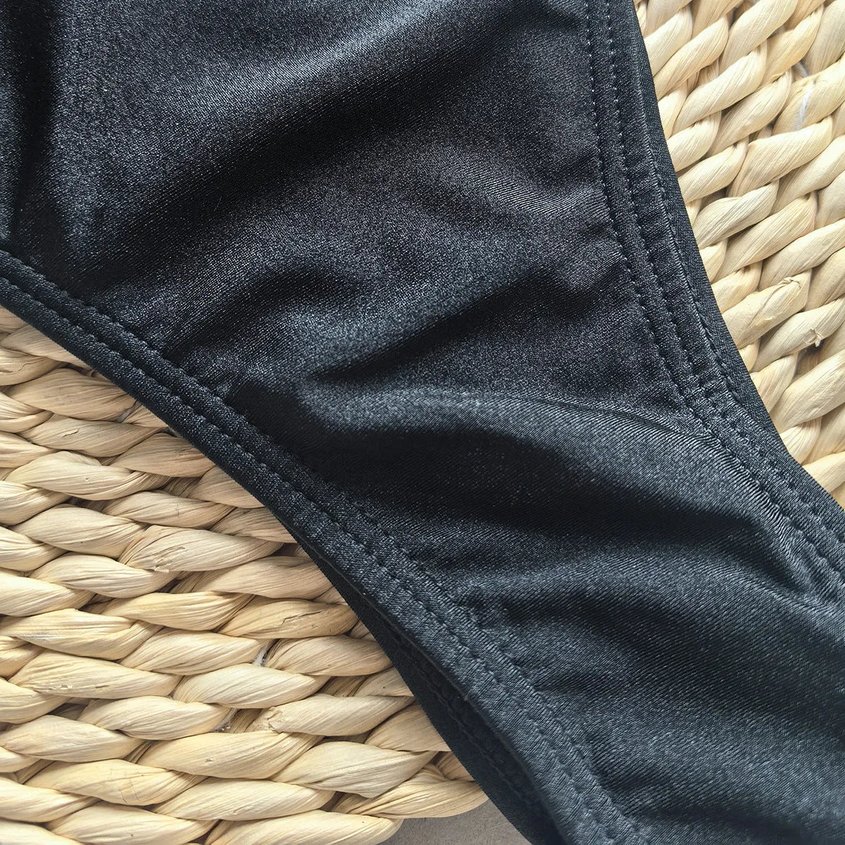 Women's solid colour one-piece swimsuit with high elasticity for swimming sports