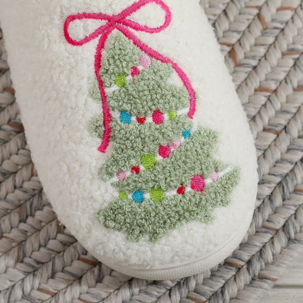 Pair of Christmas tree pattern cotton slippers with bow, thickened plush upper, round toe design, neutral gender