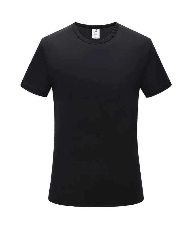 Man wearing a slim-fit quick-dry t-shirt in a solid colour, showing round neck and short sleeves.