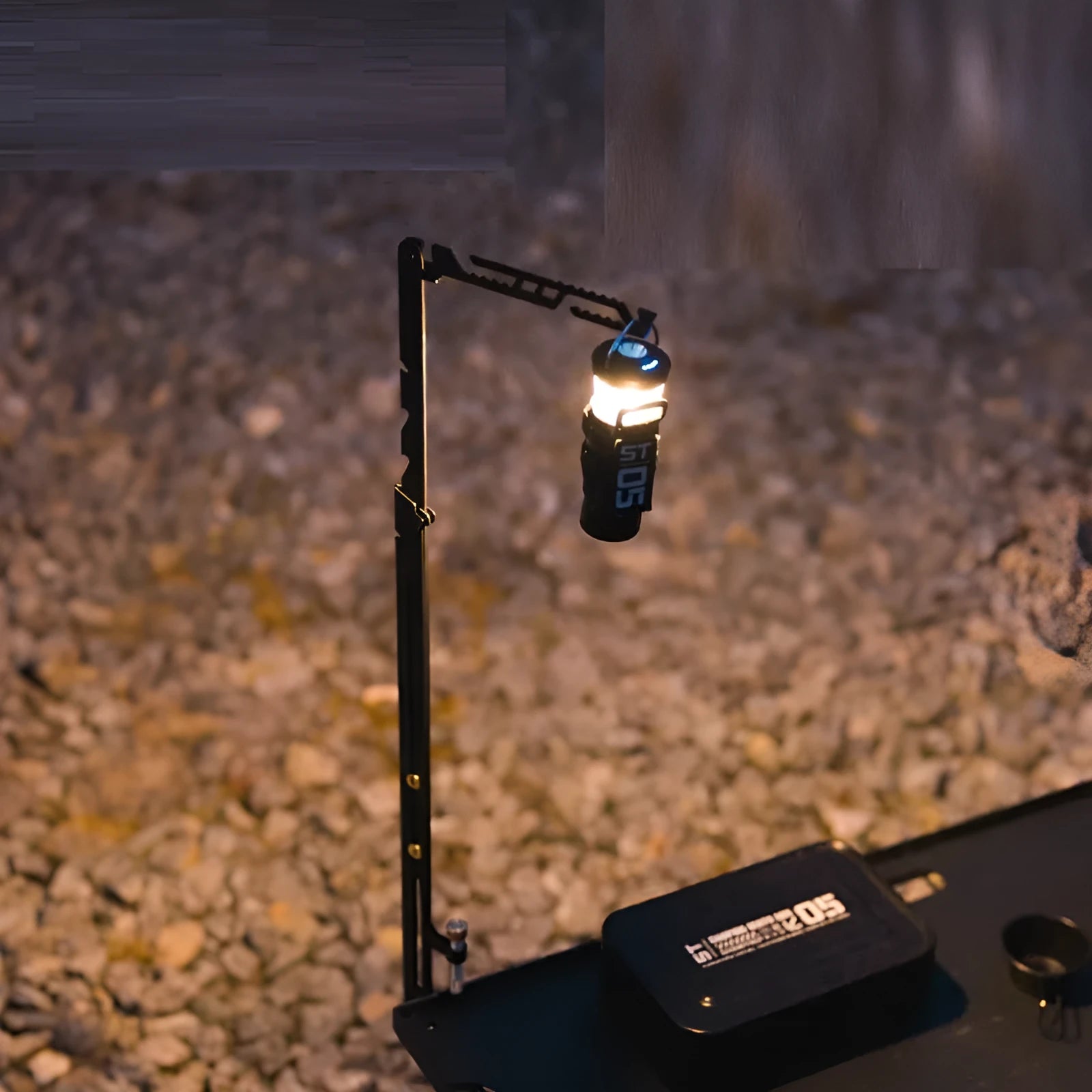 Black stainless steel telescopic lamp holder with adjustable arm and clamp mechanism