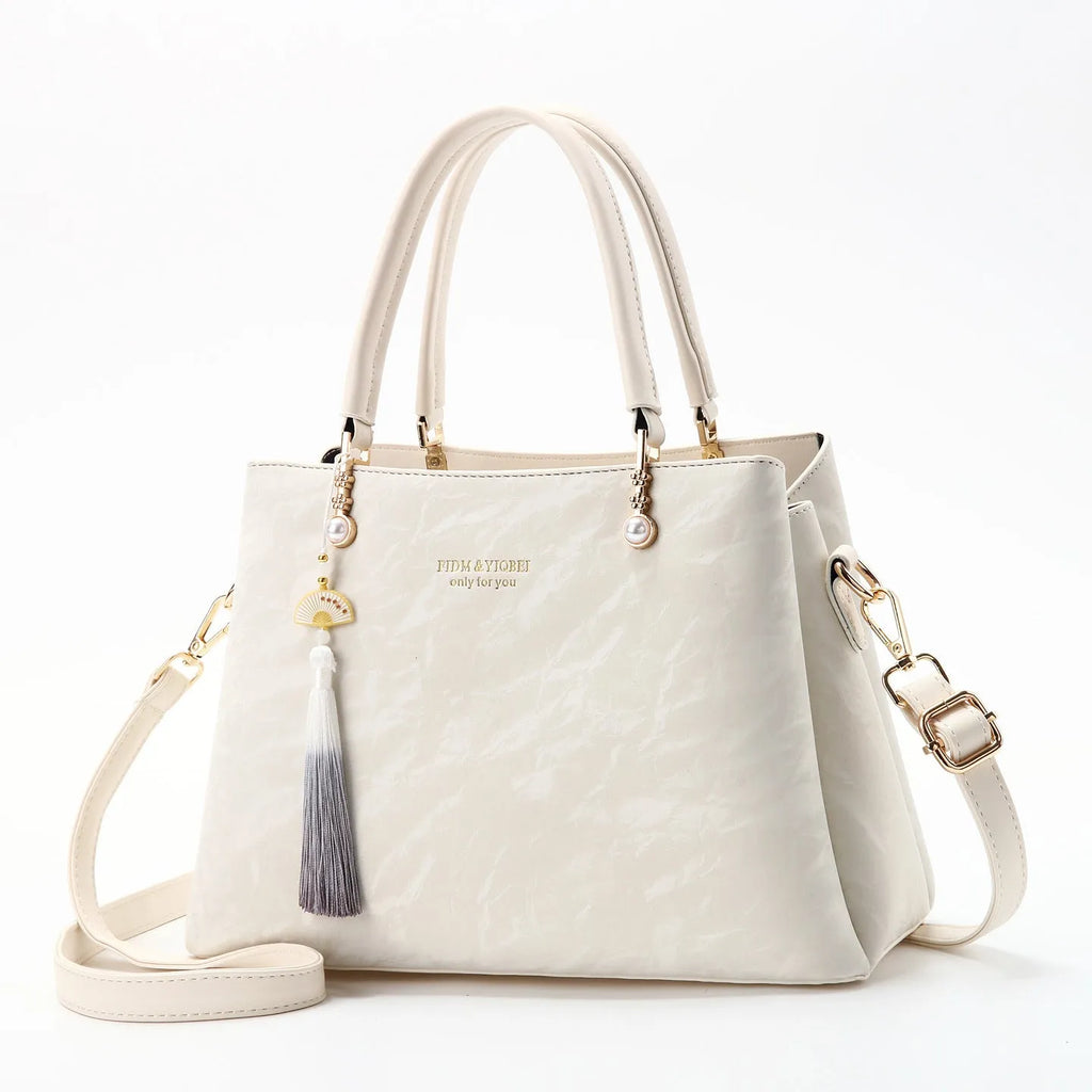 Women's PU shoulder bag in urban simplicity style with slit pocket and four colour options