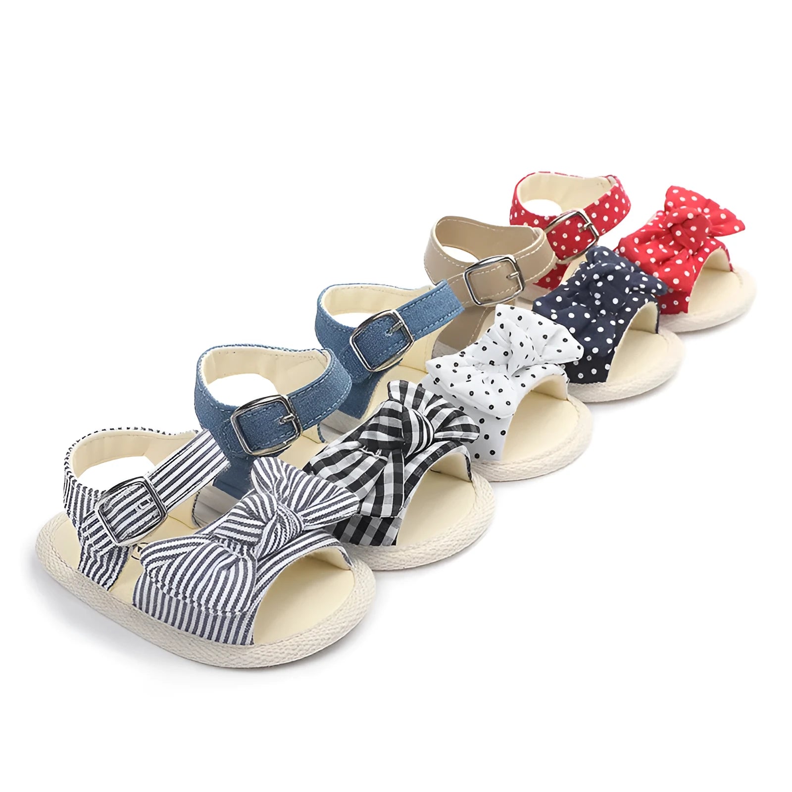 White baby shoes with Velcro strap, shown on a size guide for 11cm, 12cm, and 13cm.