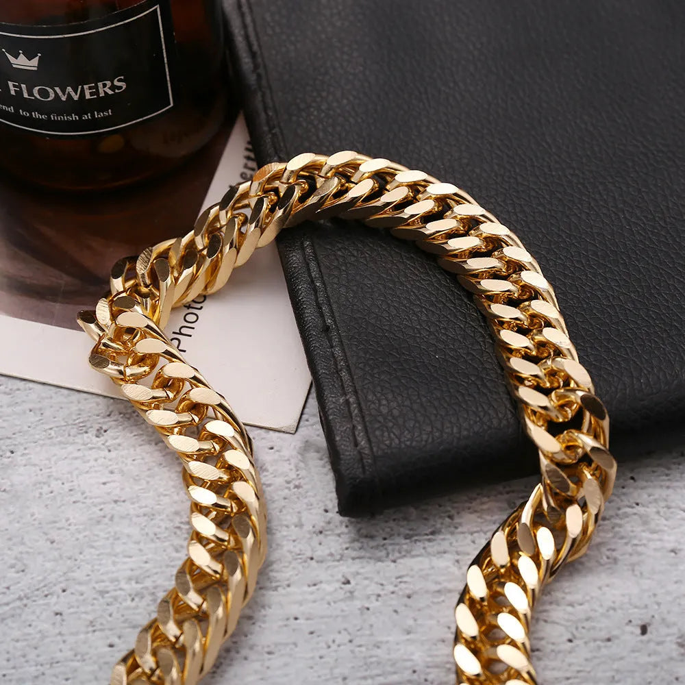Gold women's thick link chain necklace, 32cm long with 6cm wide alloy links and dense electroplating.
