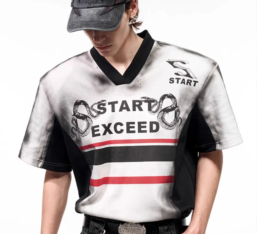 Korean style V-neck short sleeve T-shirt with snake letter pattern print and padded shoulders