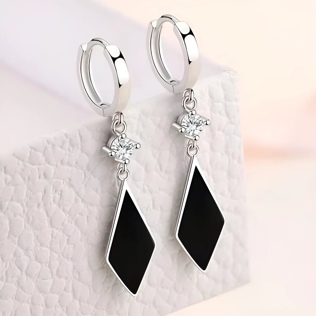 Silver vintage diamond geometric earrings with clip-on fastening on zinc alloy