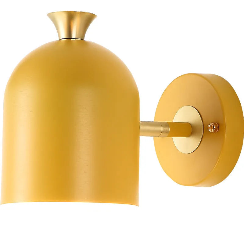 Single-head aluminium wall lamp with mirrored front in a choice of colours.