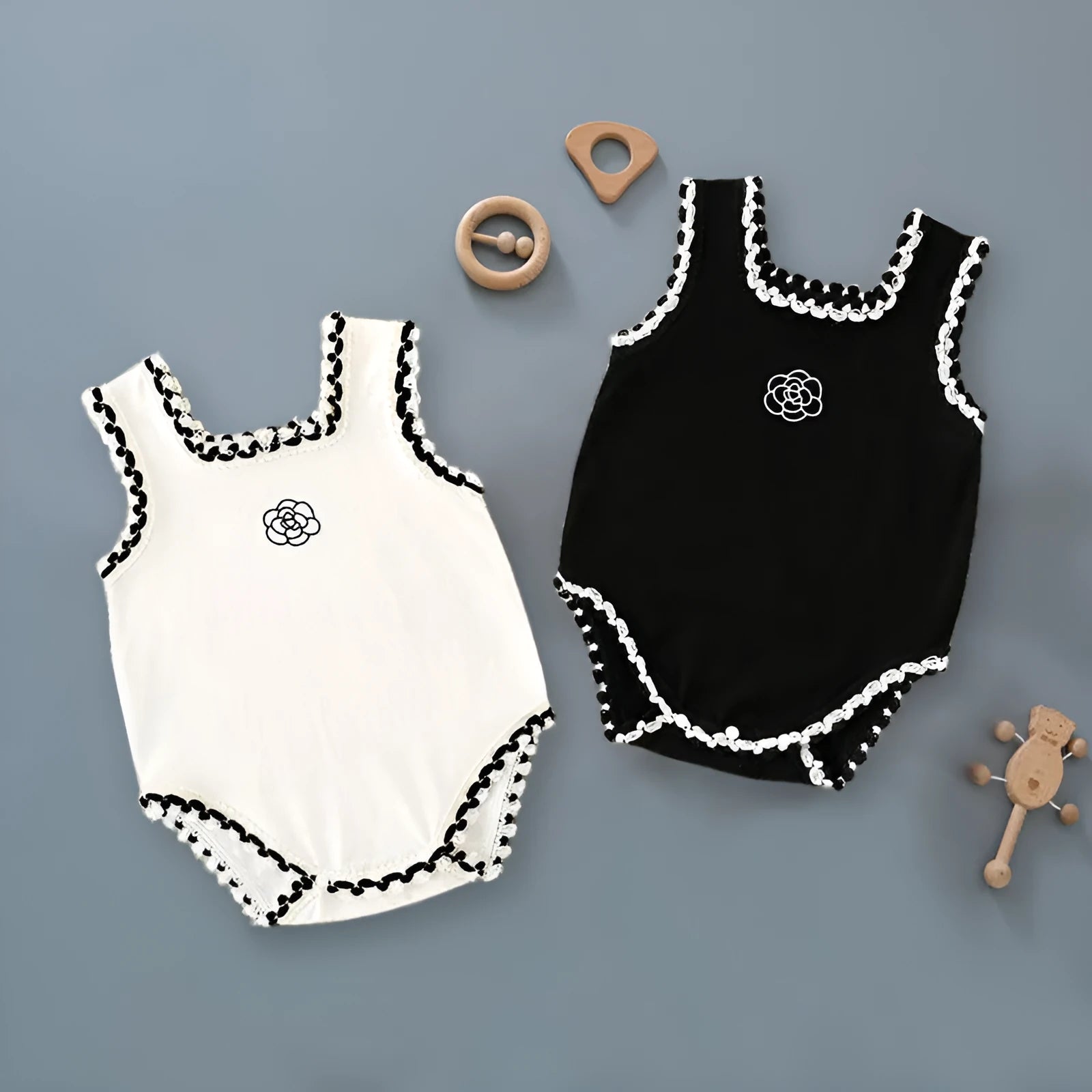 White lace triangle romper for babies, thin cotton, sleeveless pullover style