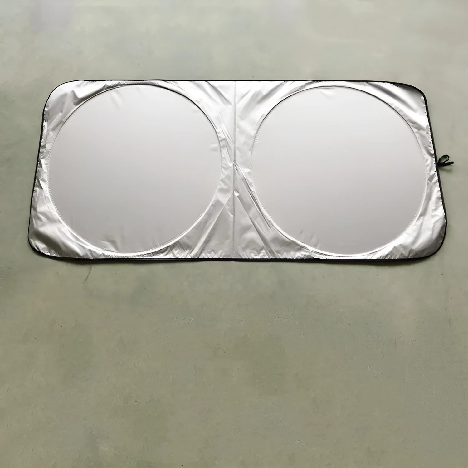 Silver tape car sunshade measuring 190x90cm with storage bag for universal vehicle fit