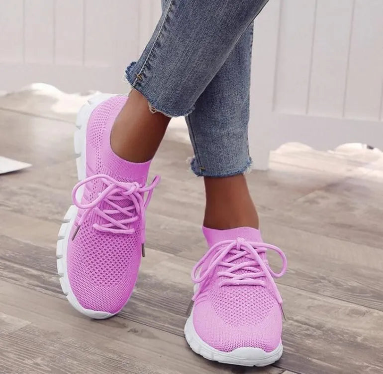 Women's breathable lace-up casual sneakers with flat heel and rubber sole in multiple colour options