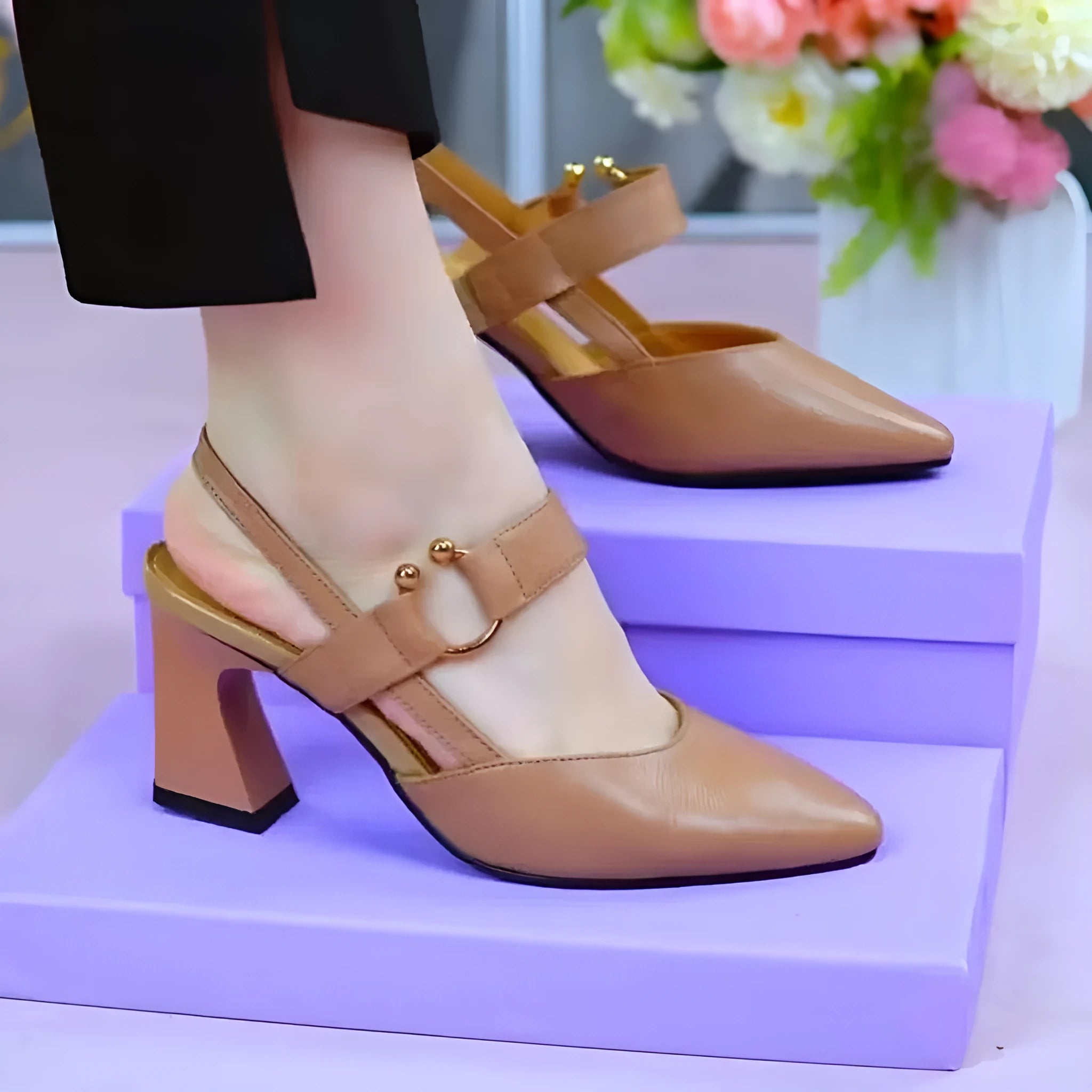 Closed toe women's sandals with chunky high heel in apricot pigskin leather
