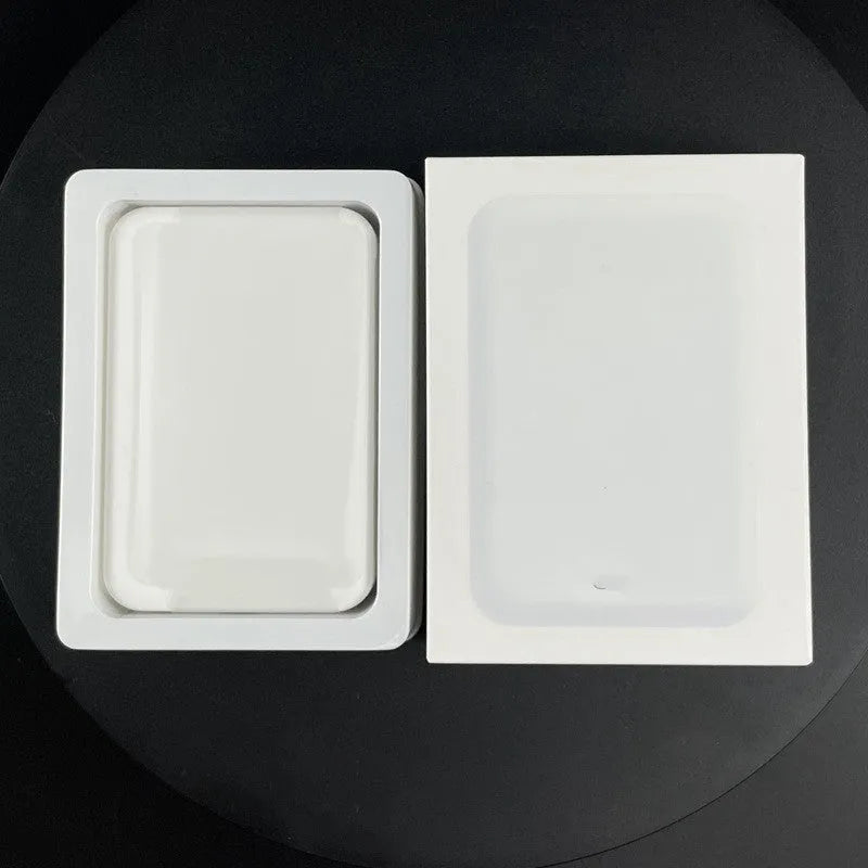 Magnetic wireless charger power bank in white with 5000mAh capacity and compact dimensions