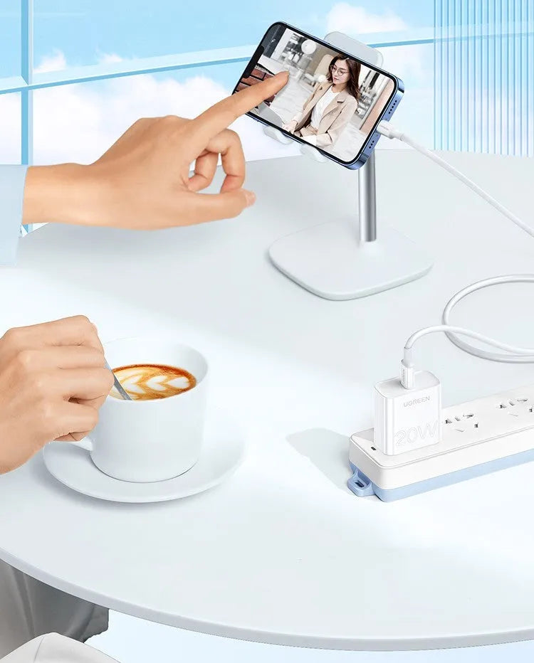 Apple PD20W white fast charging head 20W MFi certified USB-C charger for iPhone 8-14 series compact size 70x35x90mm