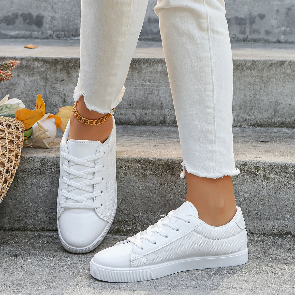 Women's thick bottom white casual exercise shoes with round toe and artificial PU upper