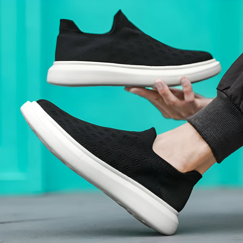 Men's mesh casual breathable solid colour sneakers shown in black colourway