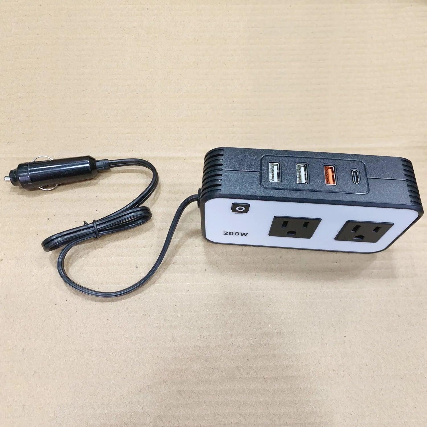 200W car inverter with double American standard socket and QC PD fast charging ports